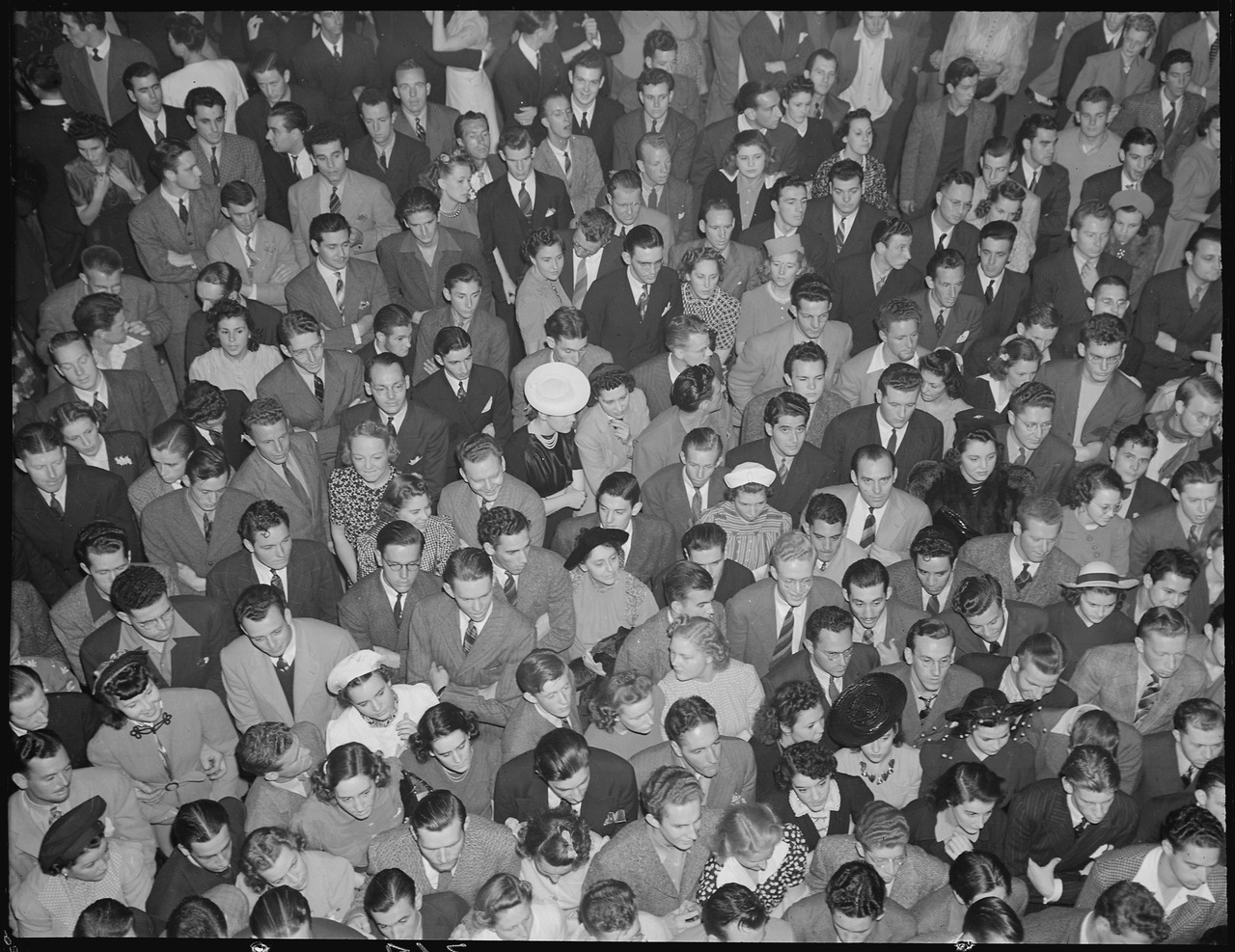 crowd image